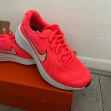 Women’s Nike Revolution 7