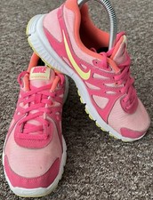 Nike Revolution 2 trainers Uk