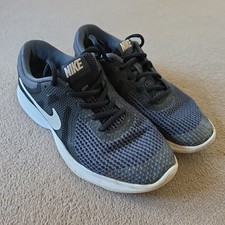 Nike Women's Revolution 4