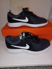 Nike Revolution 4 Running